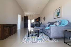 3 Bedrooms 2 Bathrooms, House for Sale in May Pen