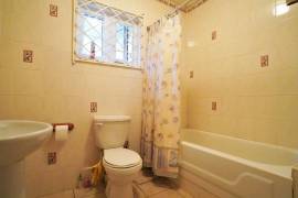 4 Bedrooms 3 Bathrooms, House for Sale in Mandeville