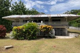 4 Bedrooms 3 Bathrooms, House for Sale in Runaway Bay