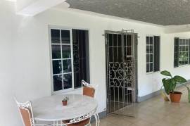 4 Bedrooms 3 Bathrooms, House for Sale in Runaway Bay