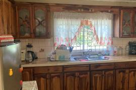 4 Bedrooms 3 Bathrooms, House for Sale in Runaway Bay