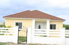 3 Bedrooms 2 Bathrooms, House for Sale in May Pen