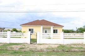 3 Bedrooms 2 Bathrooms, House for Sale in May Pen