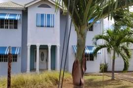 5 Bedrooms 5 Bathrooms, House for Private in May Pen