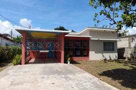 5 Bedrooms 3 Bathrooms, House for Sale in Kingston 10