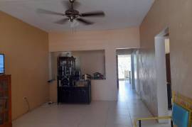 5 Bedrooms 3 Bathrooms, House for Sale in Kingston 10