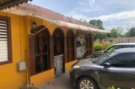 6 Bedrooms 4 Bathrooms, House for Sale in Kingston 20