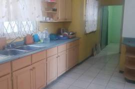 5 Bedrooms 4 Bathrooms, House for Sale in Kingston 17