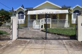 3 Bedrooms 3 Bathrooms, House for Sale in Mandeville