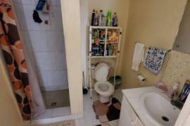 9 Bedrooms 5 Bathrooms, House for Sale in Spanish Town