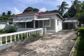 4 Bedrooms 4 Bathrooms, House for Sale in May Pen