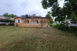 3 Bedrooms 2 Bathrooms, House for Sale in Saint Ann's Bay