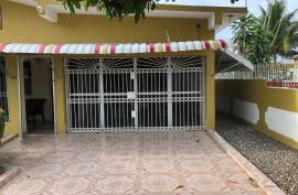 5 Bedrooms 4 Bathrooms, House for Sale in Spanish Town