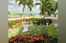 5 Bedrooms 4 Bathrooms, House for Sale in Spanish Town