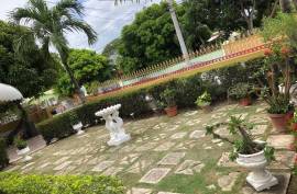 5 Bedrooms 4 Bathrooms, House for Sale in Spanish Town