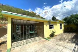 4 Bedrooms 2 Bathrooms, House for Sale in Kingston 19