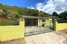 4 Bedrooms 2 Bathrooms, House for Sale in Kingston 19