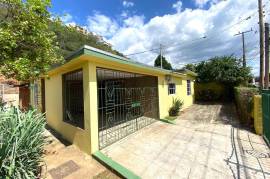 4 Bedrooms 2 Bathrooms, House for Sale in Kingston 19