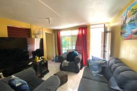 4 Bedrooms 2 Bathrooms, House for Sale in Kingston 19