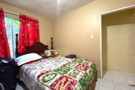 4 Bedrooms 2 Bathrooms, House for Sale in Kingston 19