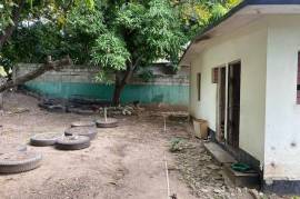 3 Bedrooms 2 Bathrooms, House for Sale in Kingston 19