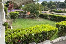 3 Bedrooms 2 Bathrooms, House for Sale in Kingston 19