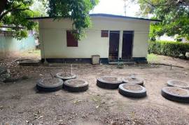 3 Bedrooms 2 Bathrooms, House for Sale in Kingston 19