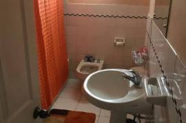 5 Bedrooms 3 Bathrooms, House for Sale in Kingston 19