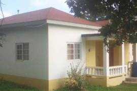 4 Bedrooms 2 Bathrooms, House for Sale in Duncans