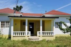 4 Bedrooms 2 Bathrooms, House for Sale in Duncans