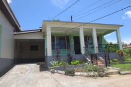 5 Bedrooms 4 Bathrooms, House for Sale in Mandeville