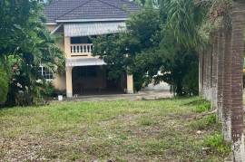 5 Bedrooms 4 Bathrooms, House for Sale in Linstead