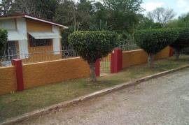 6 Bedrooms 4 Bathrooms, House for Sale in Mandeville