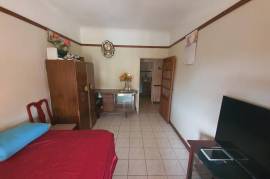 5 Bedrooms 3 Bathrooms, House for Sale in Hat Field