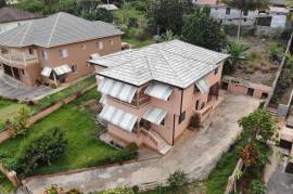 5 Bedrooms 3 Bathrooms, House for Sale in Hat Field