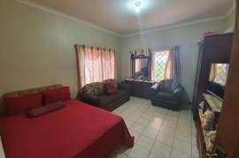 5 Bedrooms 3 Bathrooms, House for Sale in Hat Field