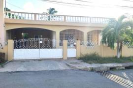 4 Bedrooms 2 Bathrooms, House for Sale in Spanish Town