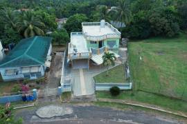 4 Bedrooms 3 Bathrooms, House for Sale in Linstead