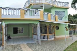 4 Bedrooms 3 Bathrooms, House for Sale in Linstead