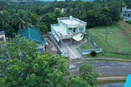 4 Bedrooms 3 Bathrooms, House for Sale in Linstead