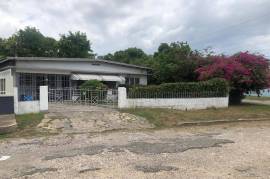 5 Bedrooms 3 Bathrooms, House for Sale in Kingston 20