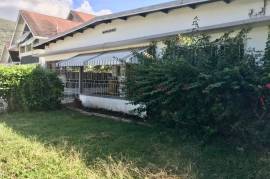 5 Bedrooms 3 Bathrooms, House for Sale in Kingston 20