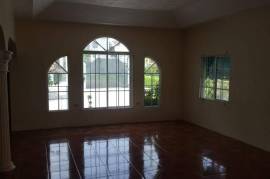 3 Bedrooms 5 Bathrooms, House for Sale in May Pen