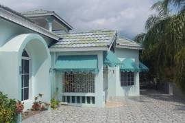 3 Bedrooms 5 Bathrooms, House for Sale in May Pen