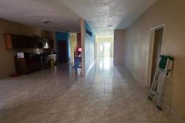 5 Bedrooms 3 Bathrooms, House for Sale in Hat Field