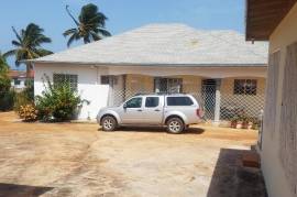 3 Bedrooms 5 Bathrooms, House for Sale in Treasure Beach