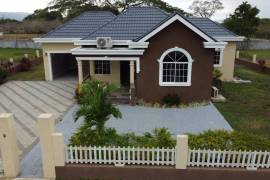 2 Bedrooms 2 Bathrooms, House for Sale in Santa Cruz