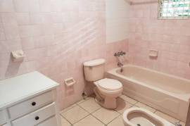 5 Bedrooms 3 Bathrooms, House for Sale in Hopewell