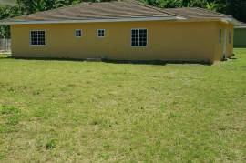 2 Bedrooms 2 Bathrooms, House for Sale in Ocho Rios