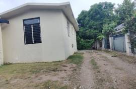 4 Bedrooms 3 Bathrooms, House for Sale in Kingston 19